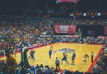 开云体育_科比退役巡演的辉煌，17胜65负战绩下的传奇告别